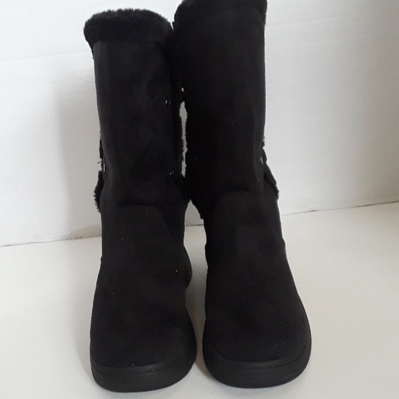 Faux Fur Suede Black Boots with Back Lace - Picture 5 of 8